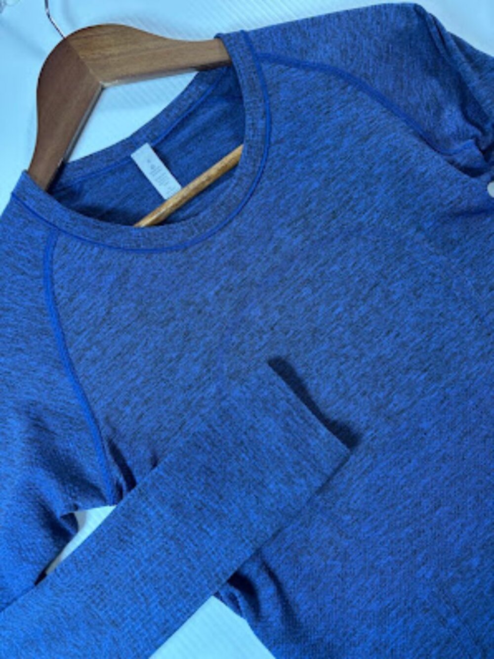 Lululemon Women's Swiftly Tech Long Sleeve Crew Sapphire Blue Athletic Size 6